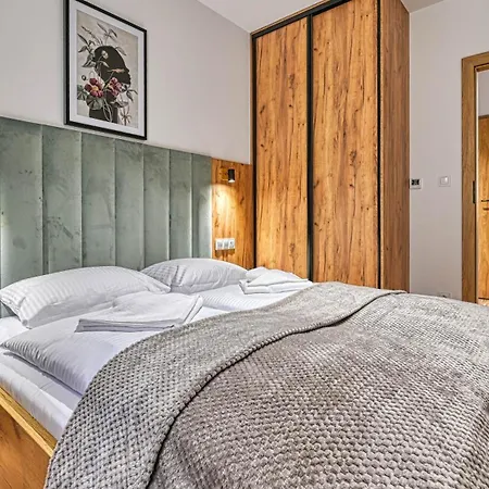 Pine Apartments, Sun & Snow Apartament