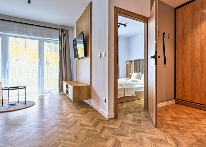 Pine Apartments, Sun & Snow *